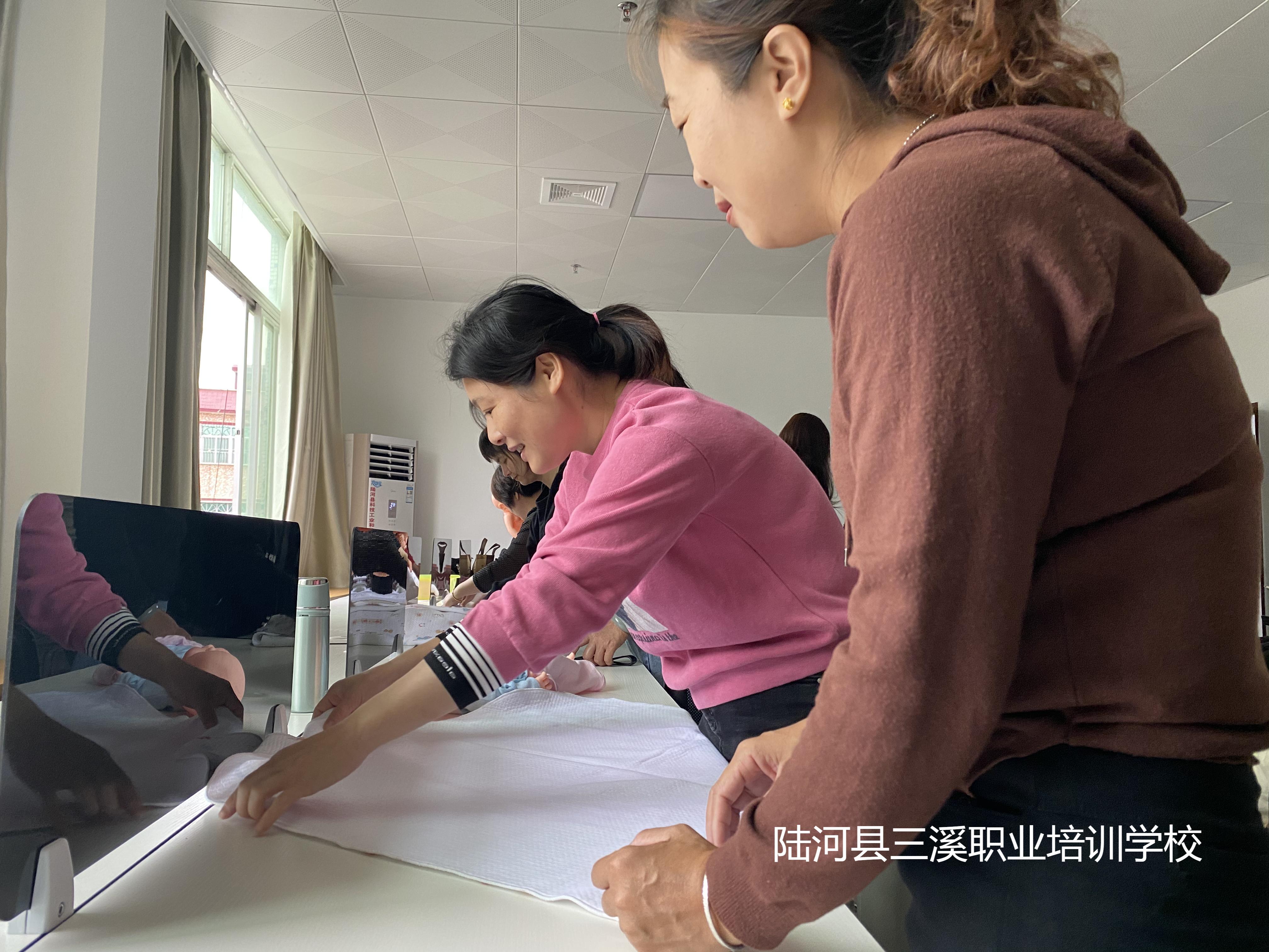 妇婴护理授课中